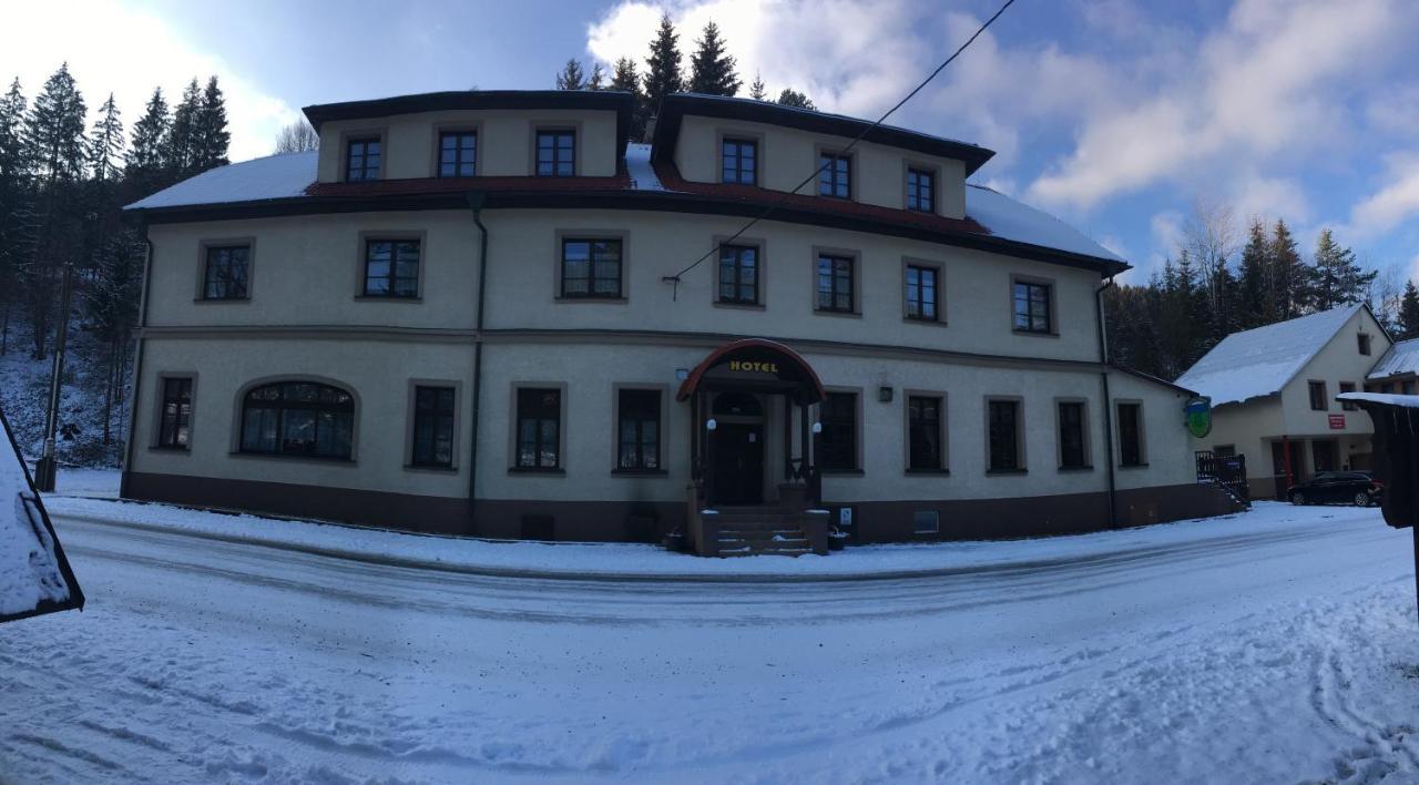 Hotel Salajka Horní Lomná Eksteriør billede